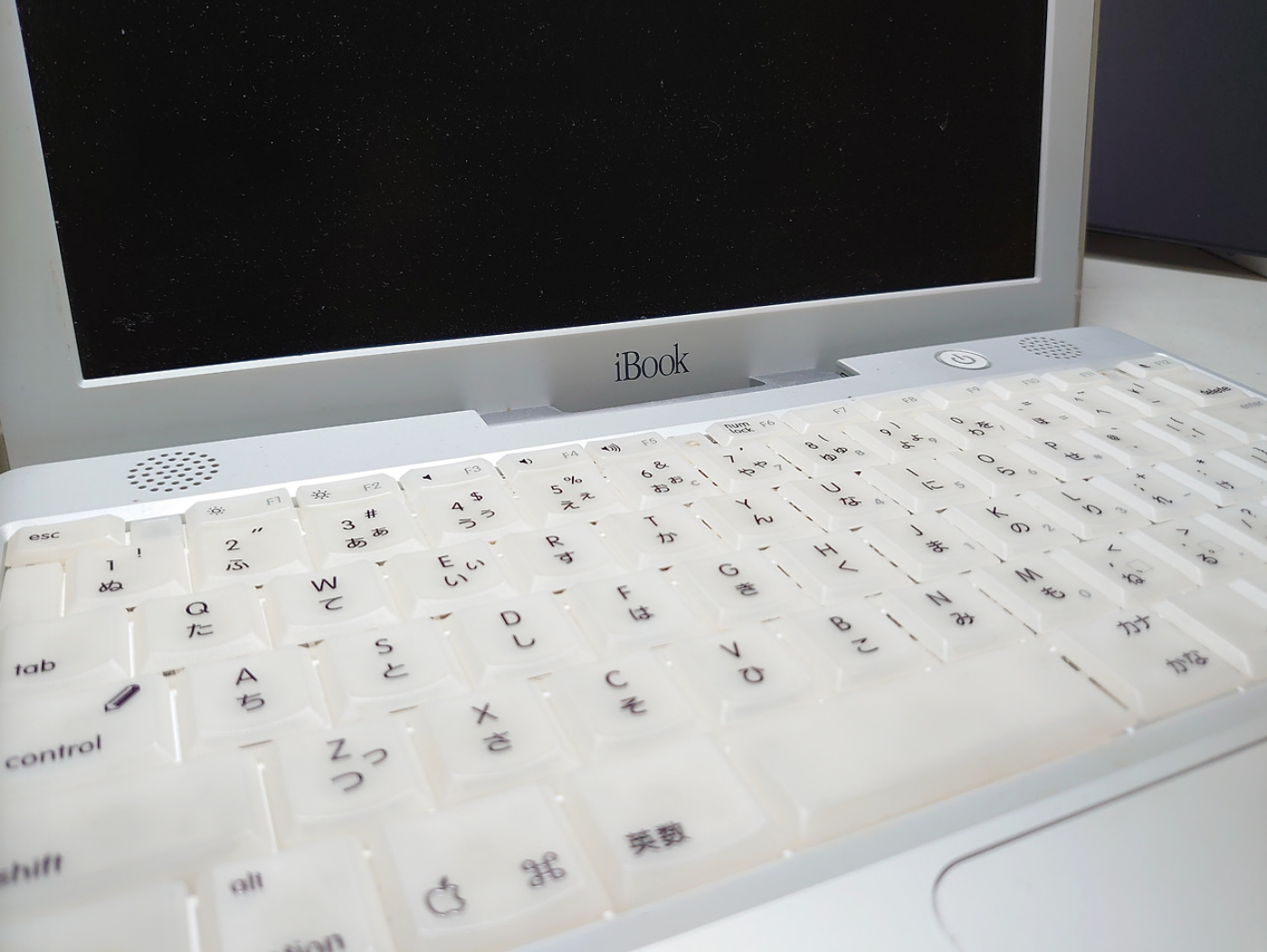 iBook G3 키보드 사진