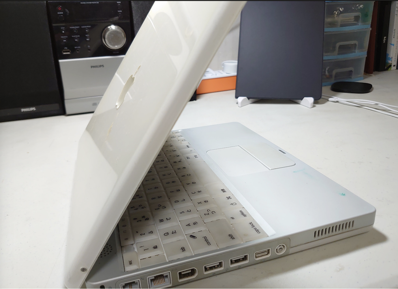 iBook G3 포트 사진